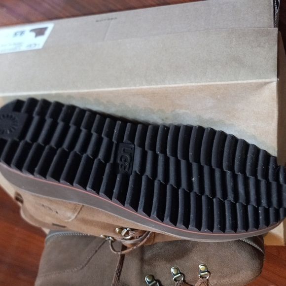 UGG Birch Lace Up boot - Picture 5 of 8